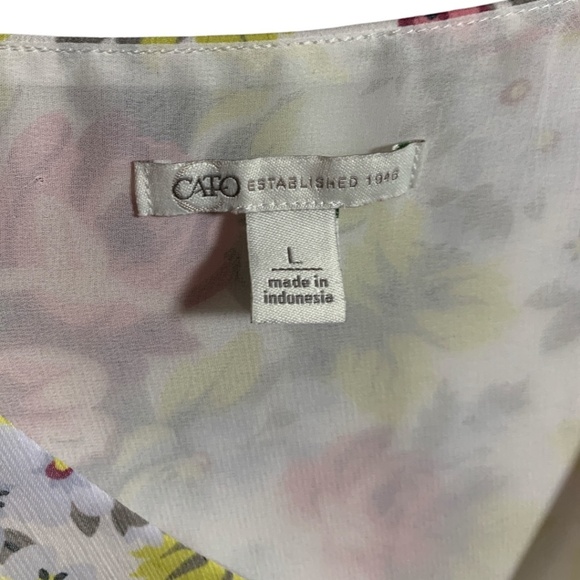 Cato Women's Floral Top Size Large V Neck Blouse - Picture 5 of 7